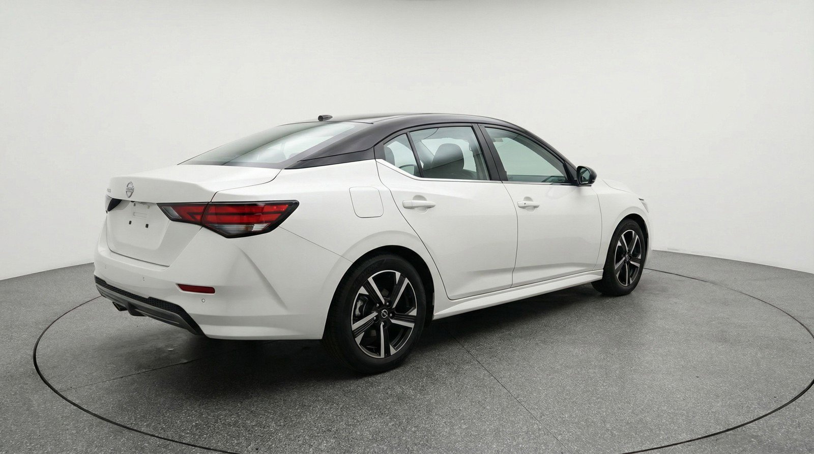 Used 2025 Nissan Sentra SV FWD image 9