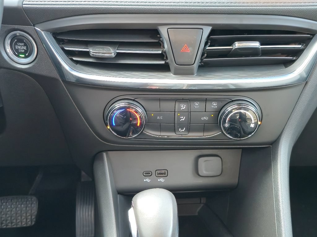 Certified 2024 Buick Encore GX Preferred AWD/4WD image 17