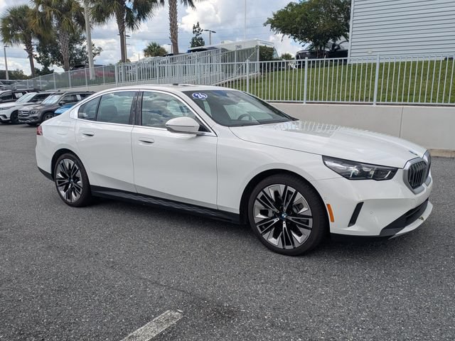 Used 2026 BMW 530i RWD image 8