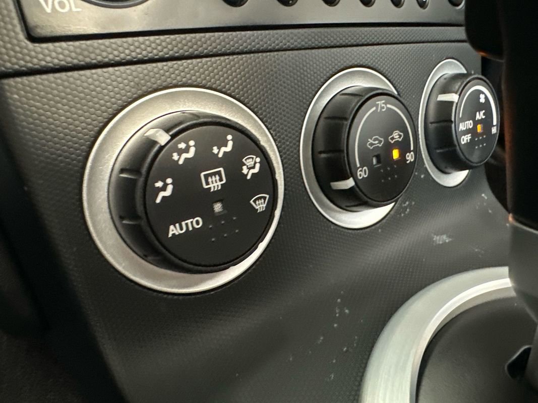 Used 2004 Nissan 350Z Enthusiast w/ Side Airbags Pkg image 62