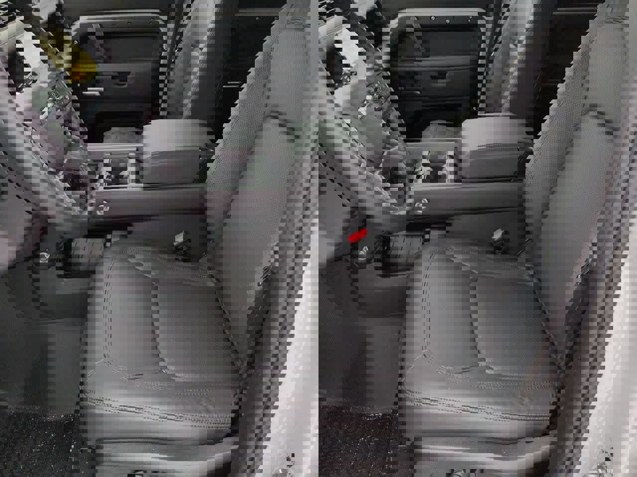 New 2026 Land Rover Defender 110 X-Dynamic SE image 15