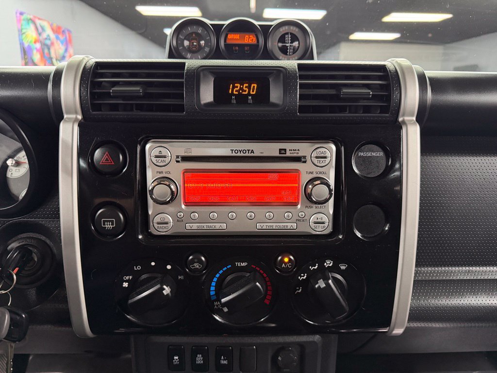 Used 2014 Toyota FJ Cruiser 4WD w/ Upgrade Package image 24