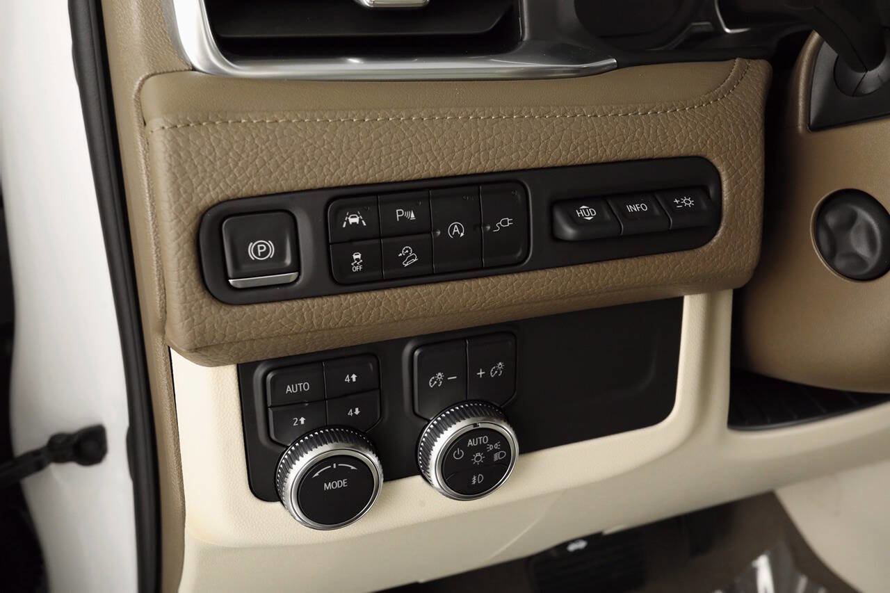 Used 2021 GMC Yukon Denali w/ Denali Premium Package image 39