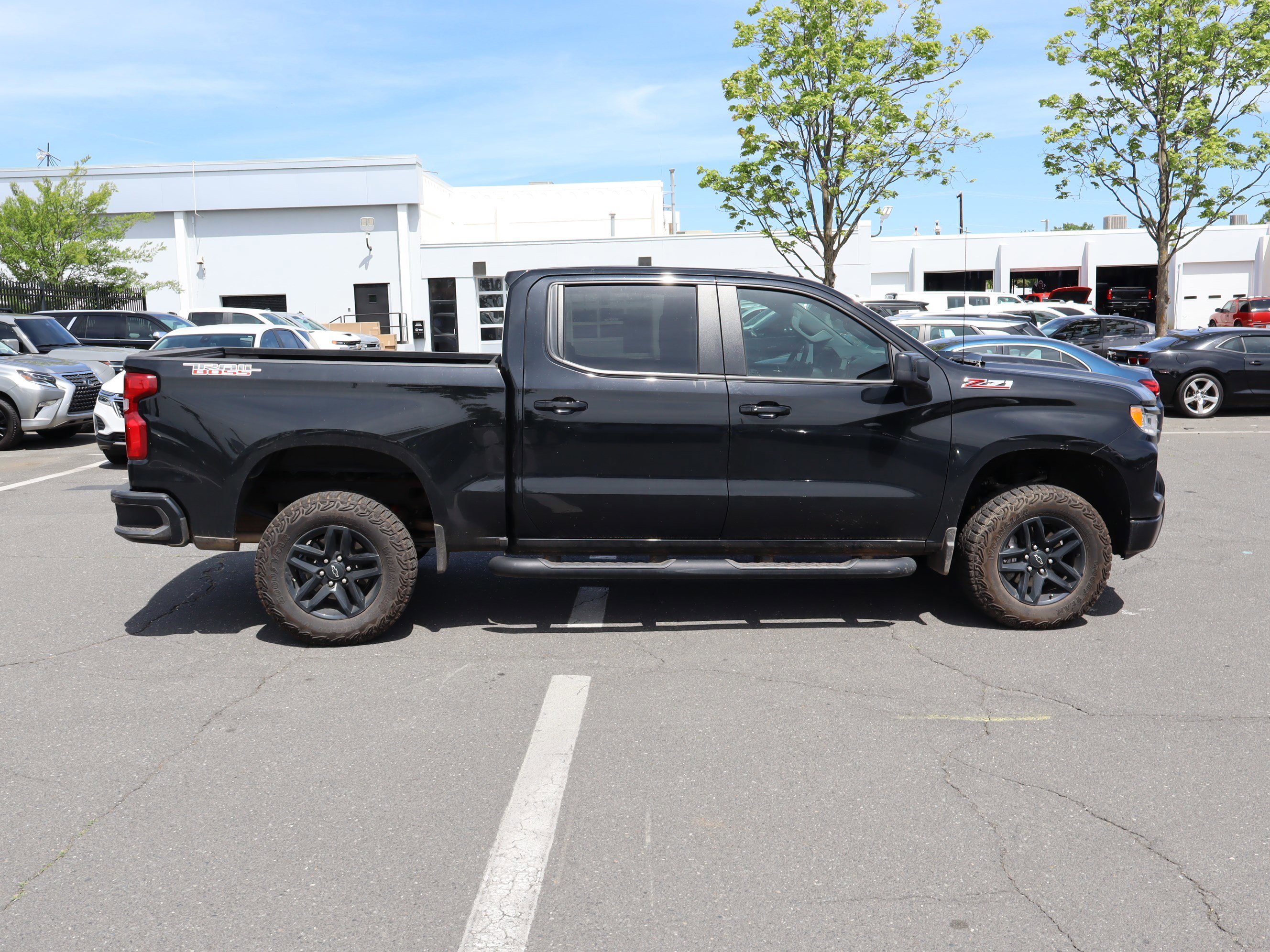 Used 2024 Chevrolet Silverado 1500 LT Trail Boss w/ Convenience Package II AWD/4WD image 11