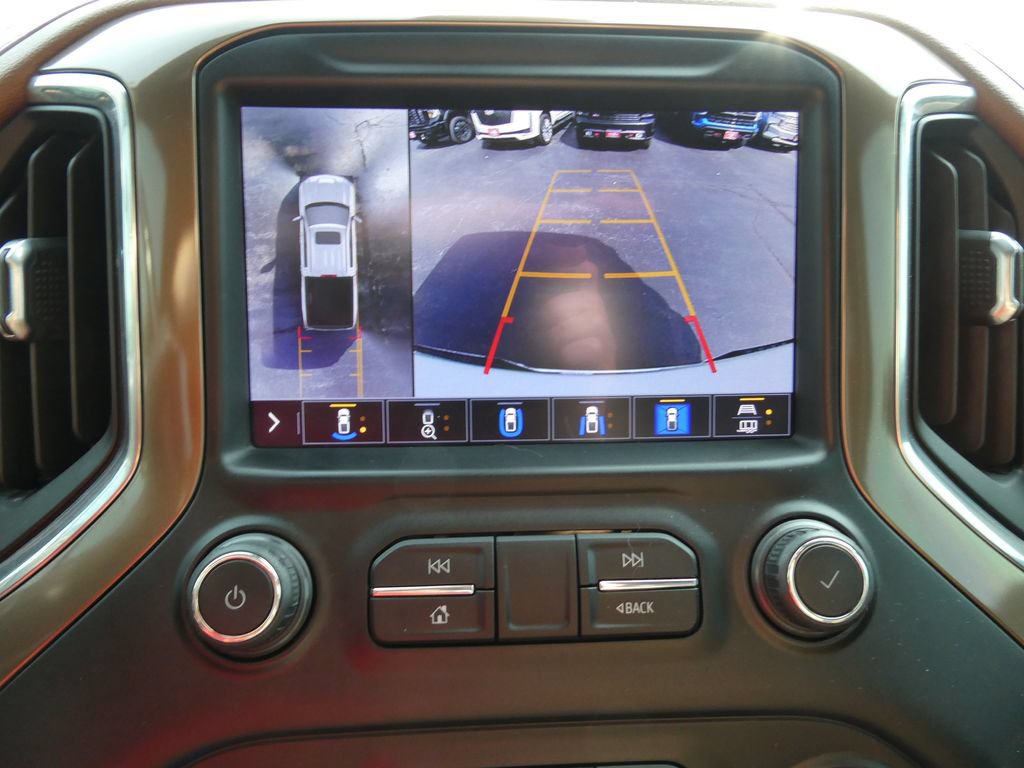 Used 2021 Chevrolet Silverado 1500 High Country w/ Technology Package AWD/4WD image 32