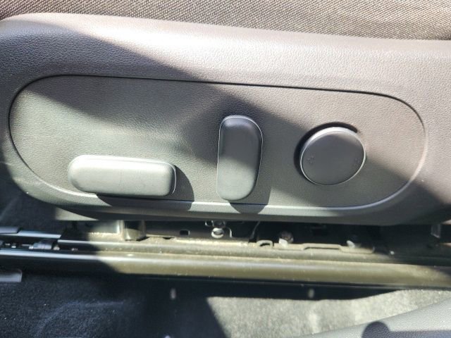 Used 2025 Hyundai Kona SEL image 21