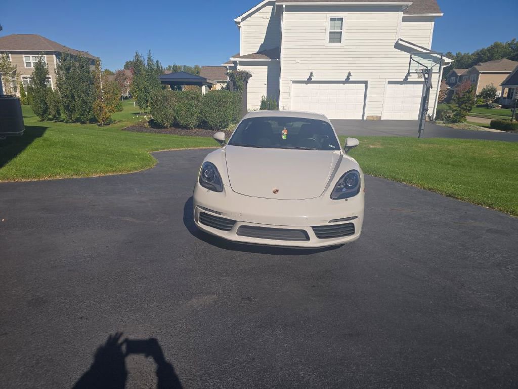 Used 2018 Porsche 718 Cayman S image 4
