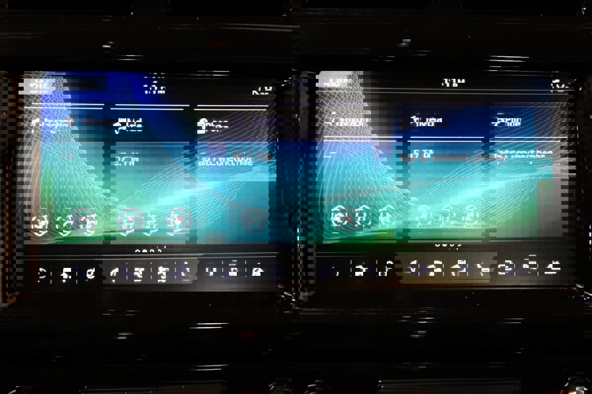 Used 2018 Land Rover Discovery HSE image 40