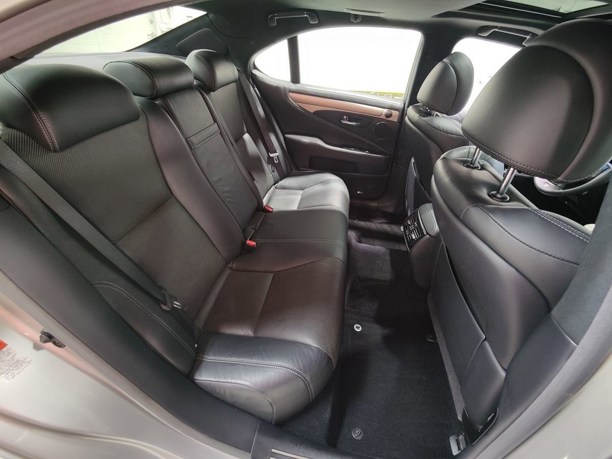Used 2016 Lexus LS 460 AWD image 19