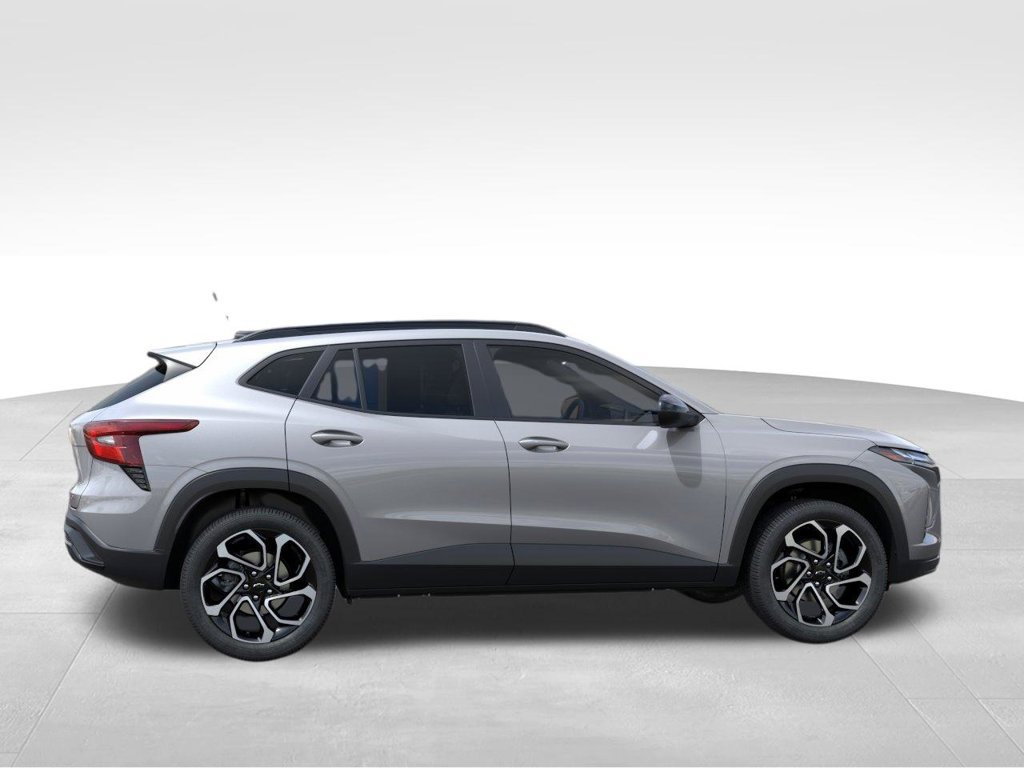 New 2026 Chevrolet Trax RS w/ Driver Confidence Package FWD image 5