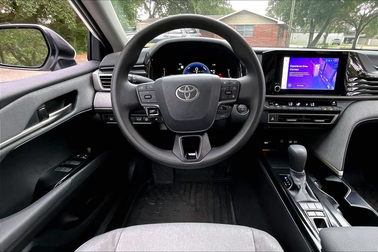 Used 2025 Toyota Camry LE FWD image 8