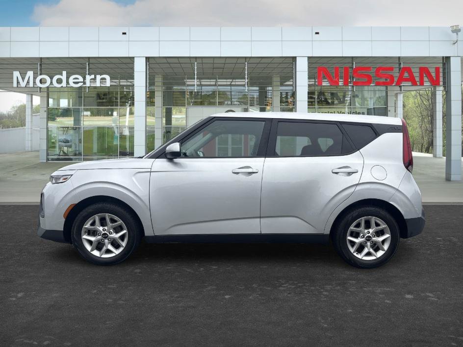 Used 2020 Kia Soul S FWD image 2