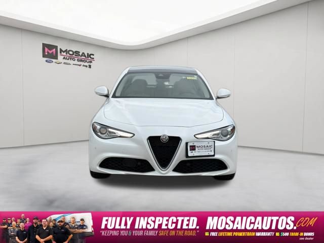 Used 2019 Alfa Romeo Giulia Ti w/ Quick Order Package 22X Lusso AWD/4WD image 2