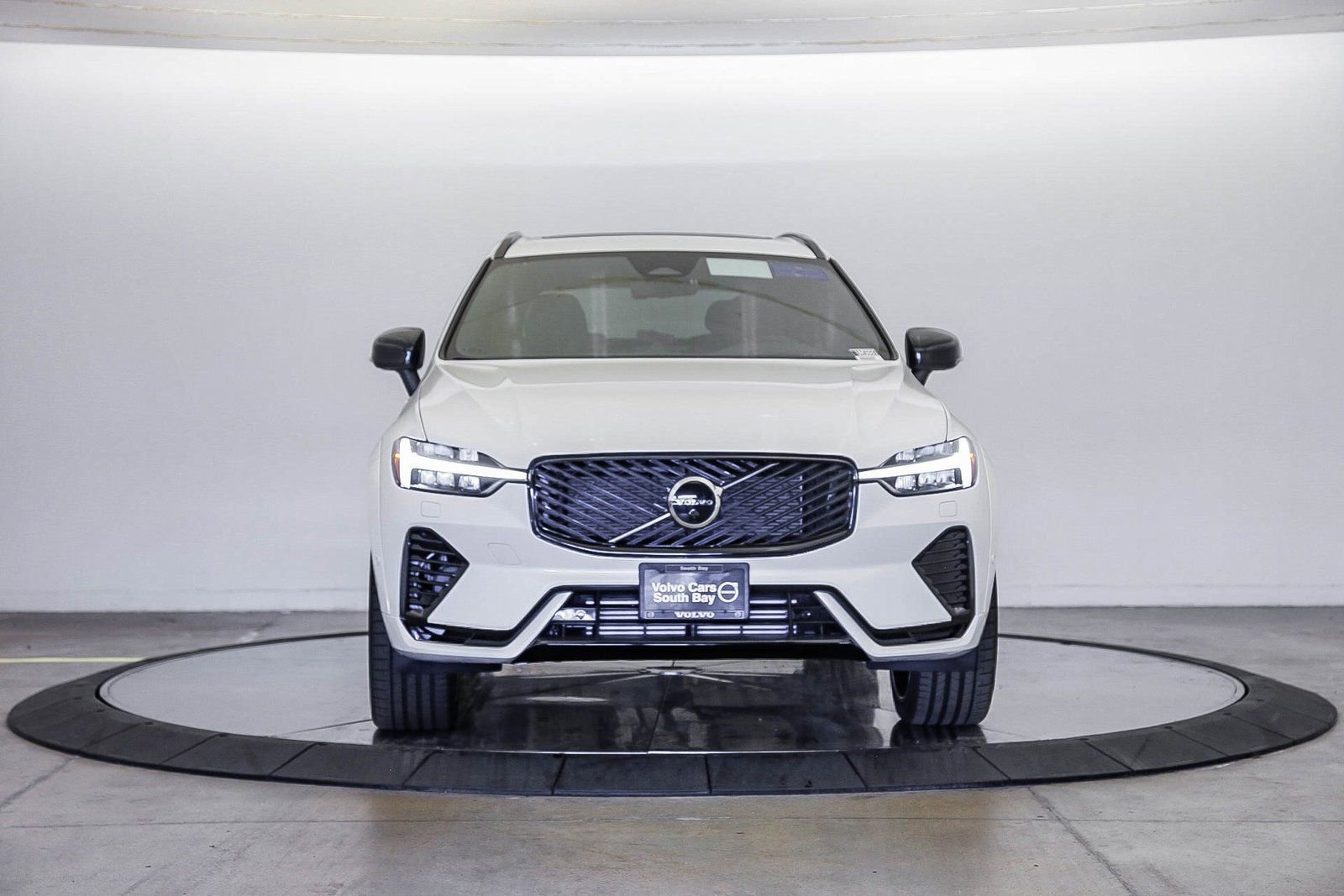 New 2026 Volvo XC60 T8 Polestar w/ Protection Package Premier image 6