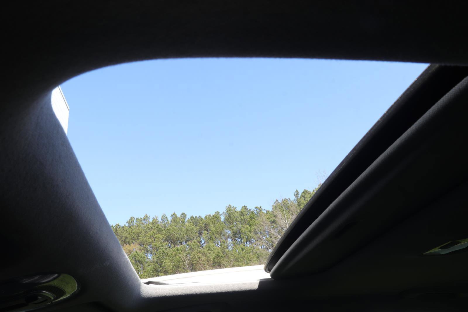 Used 2023 Hyundai Elantra Limited w/ Cargo Package image 19