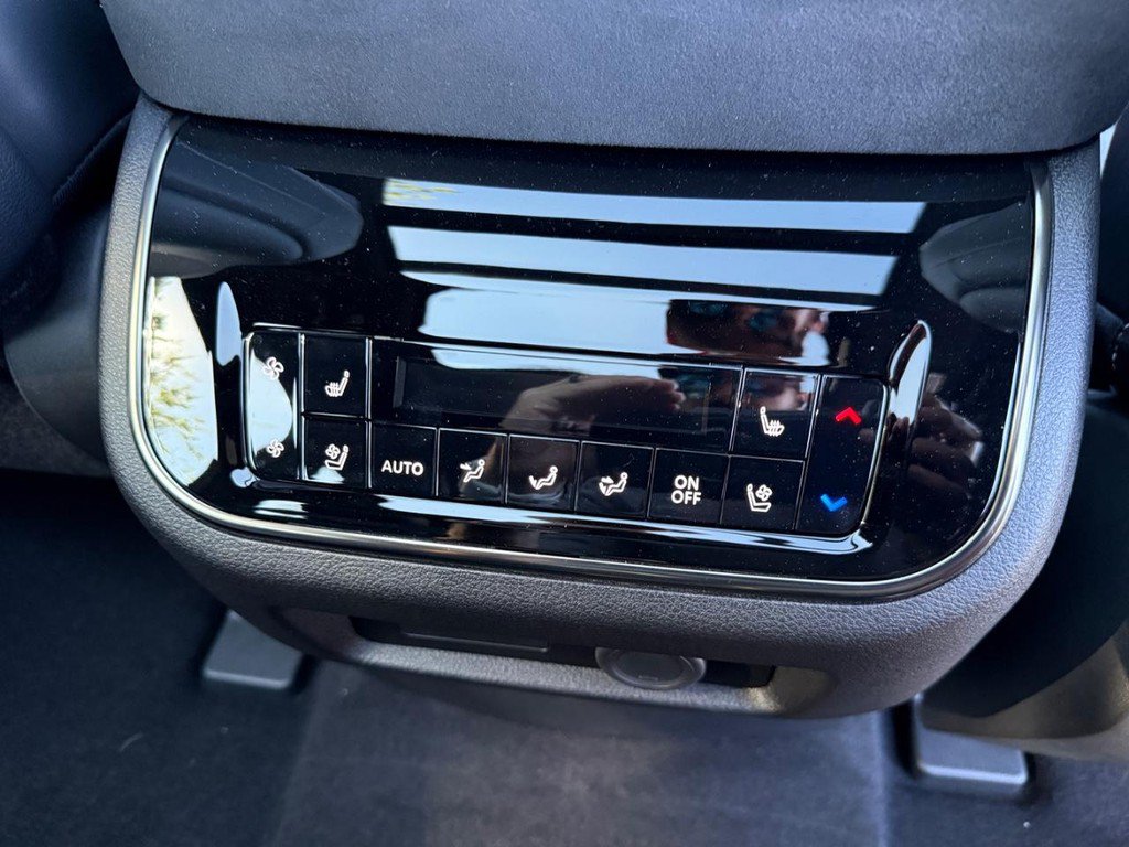 New 2027 INFINITI QX80 Sensory AWD/4WD image 7