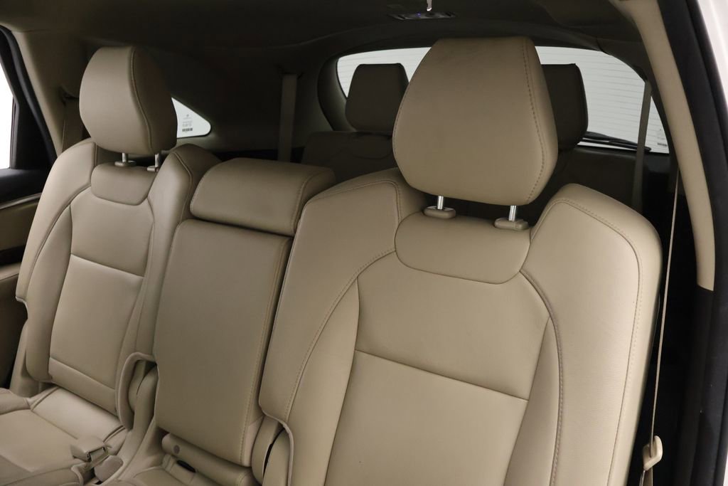 Used 2017 Acura MDX SH-AWD image 18