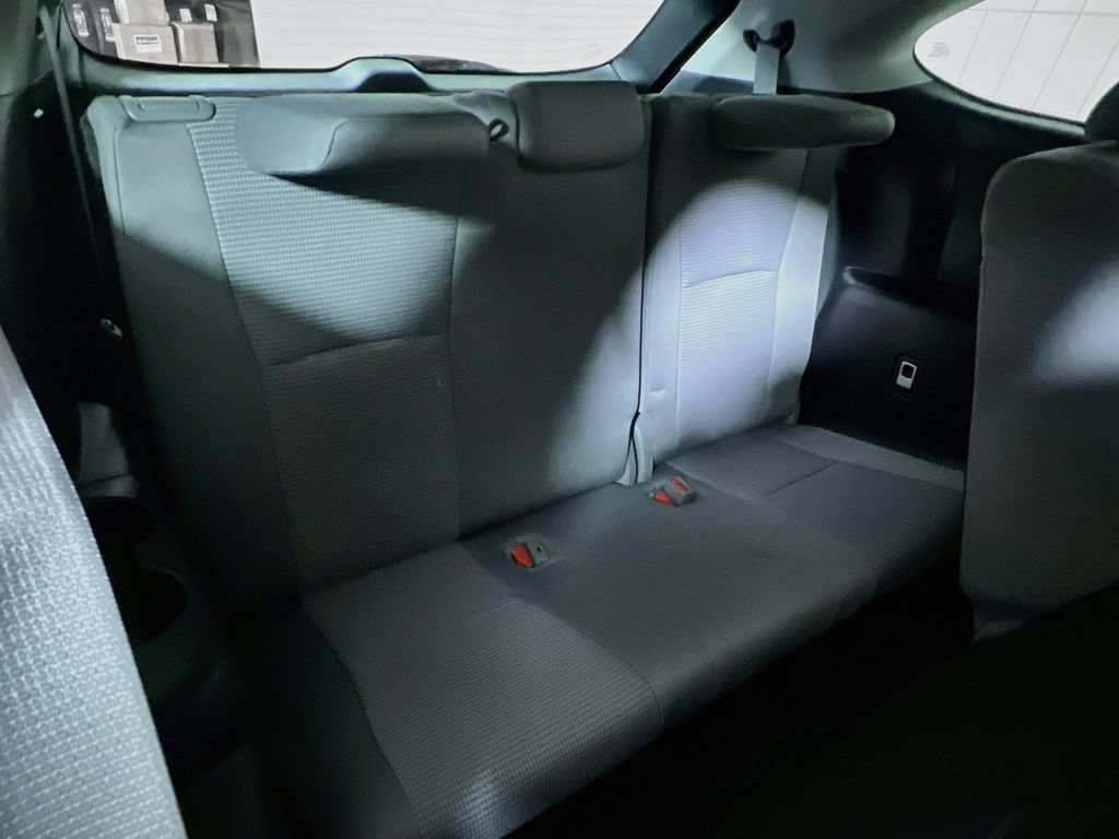 Used 2023 Toyota Highlander LE FWD image 23