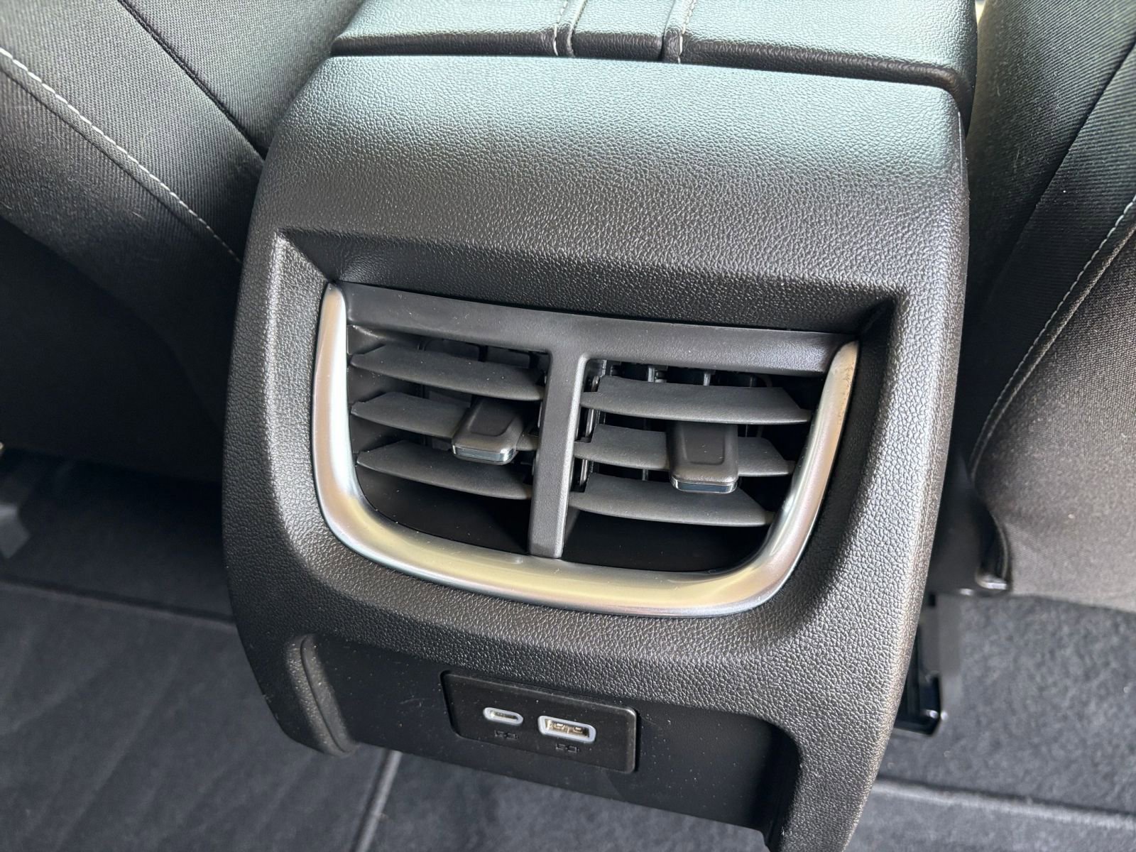 Used 2025 Chevrolet Blazer LT FWD image 23