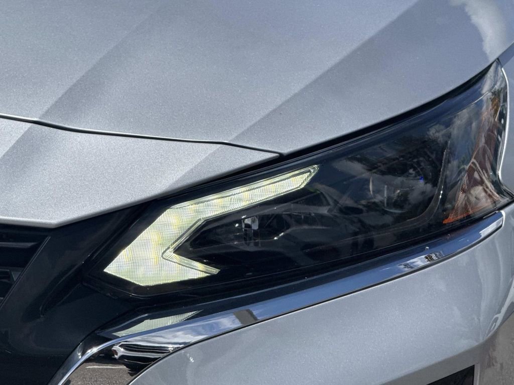Certified 2023 Nissan Altima 2.5 SR FWD image 10