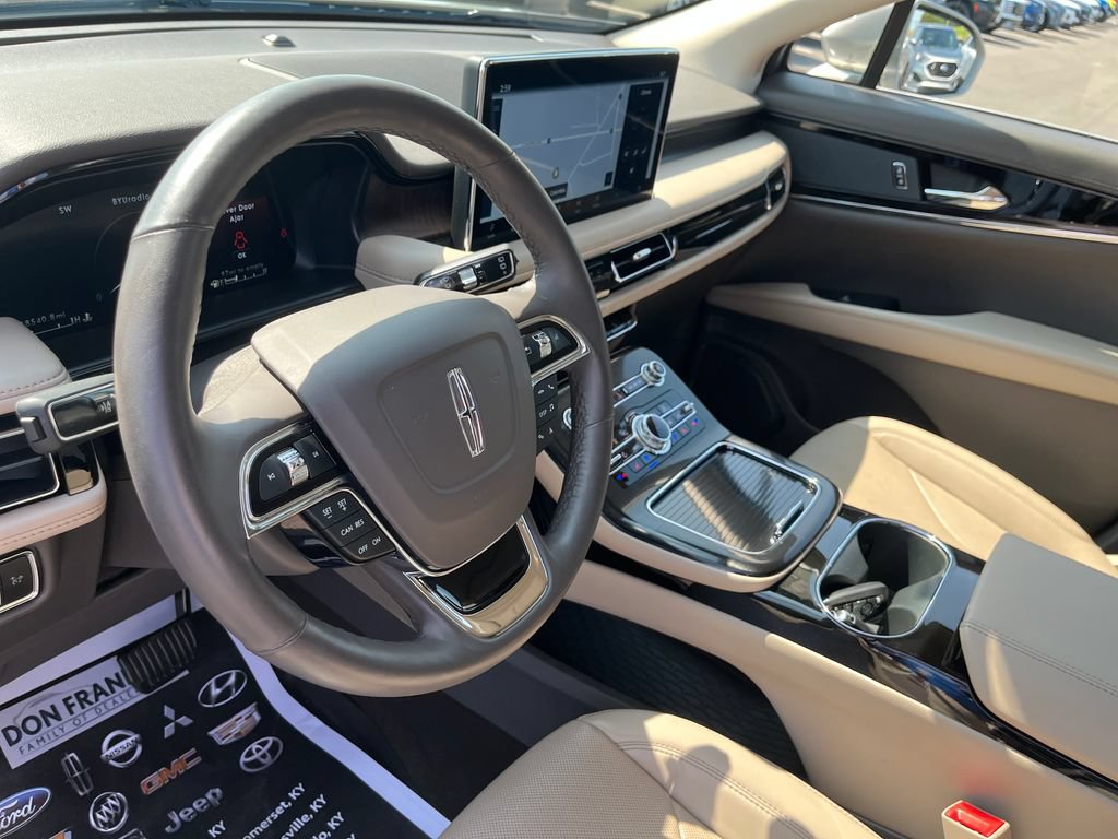 Used 2023 Lincoln Nautilus Reserve AWD/4WD image 14