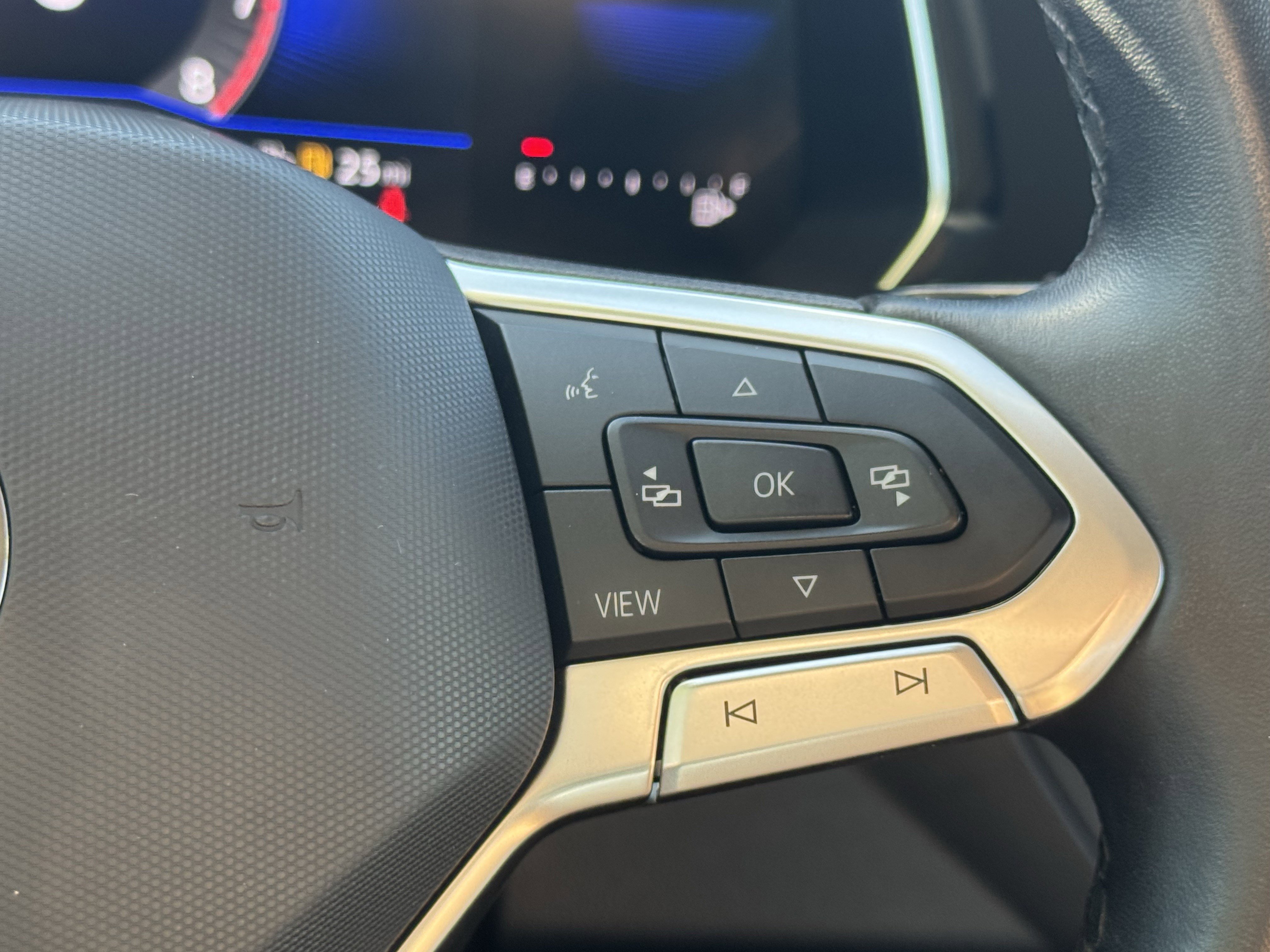 Used 2024 Volkswagen Jetta SE image 17