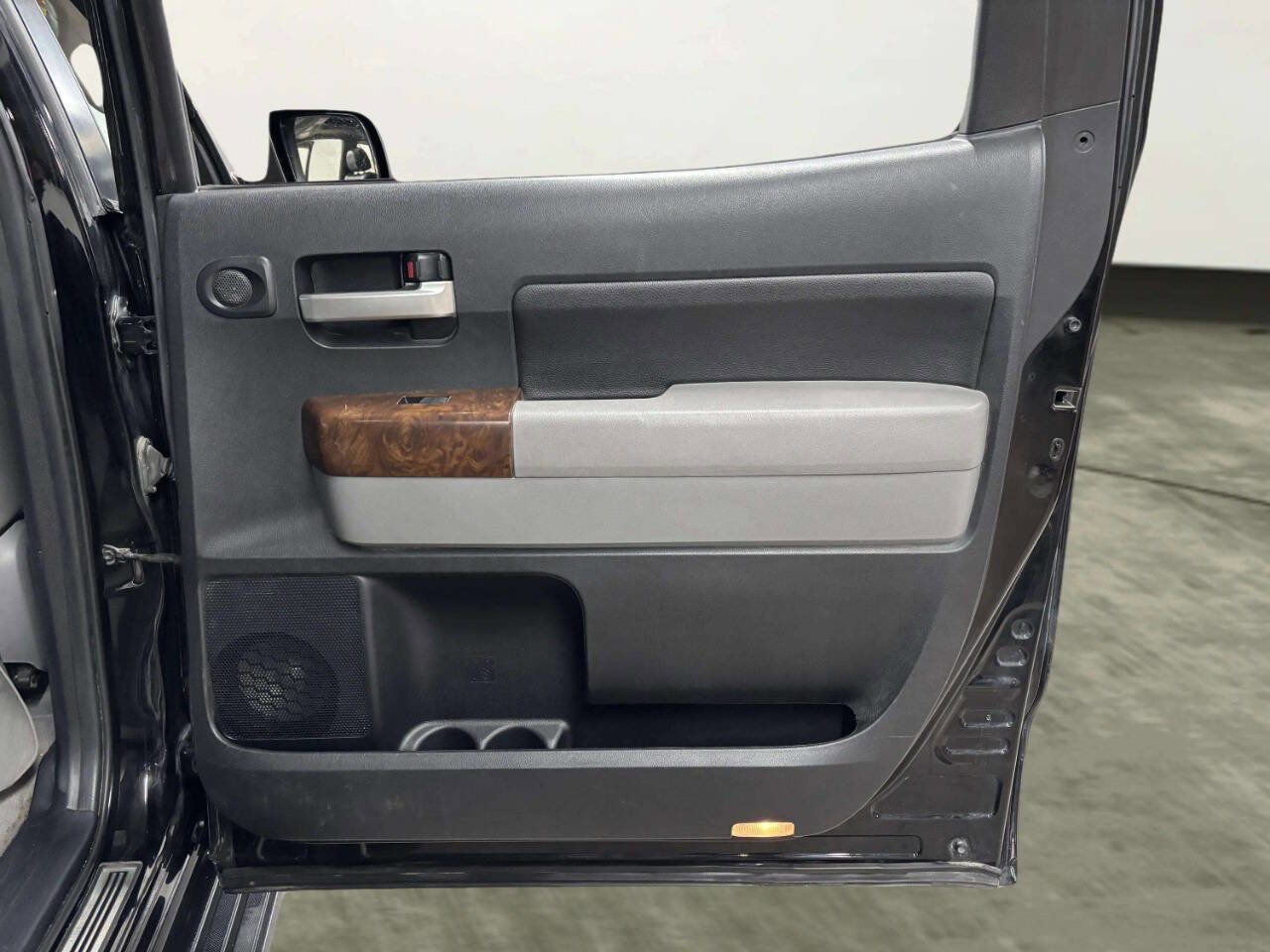 Used 2010 Toyota Tundra Limited image 22