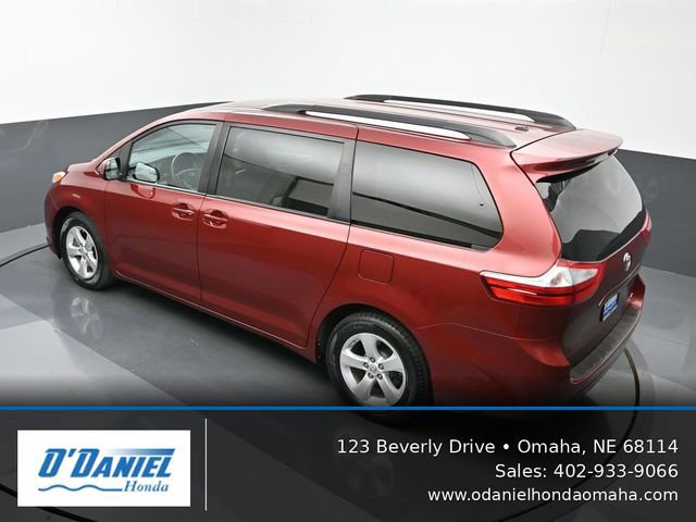 Used 2017 Toyota Sienna LE FWD image 15