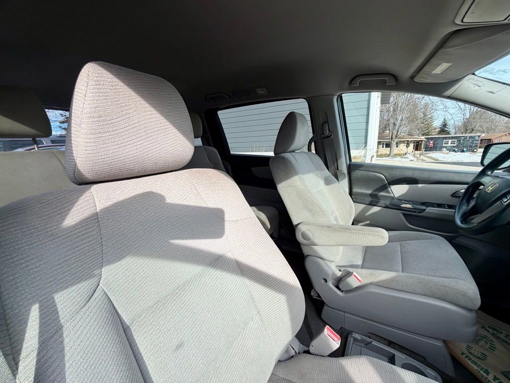 Used 2011 Honda Odyssey LX image 18