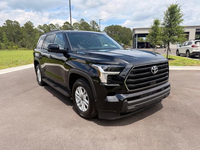 Used 2025 Toyota Sequoia SR5 AWD/4WD image 17