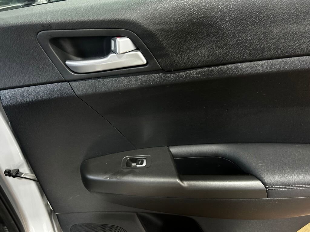 Used 2020 Kia Sportage LX w/ LX Popular Package image 25