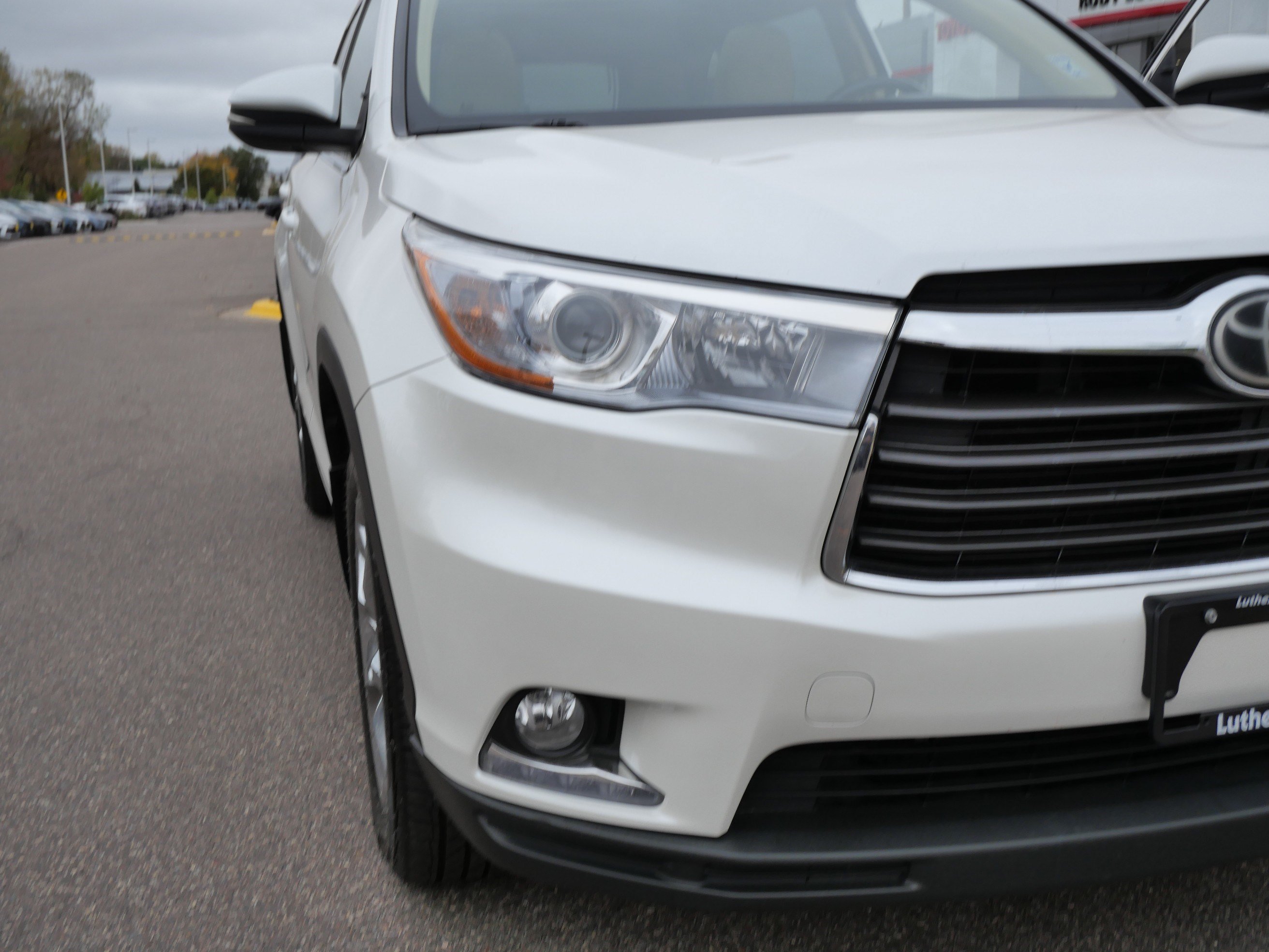 Used 2015 Toyota Highlander Limited Platinum AWD/4WD image 16