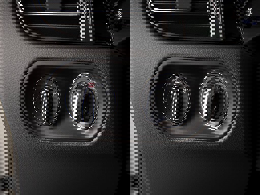 New 2026 Porsche Macan S image 25