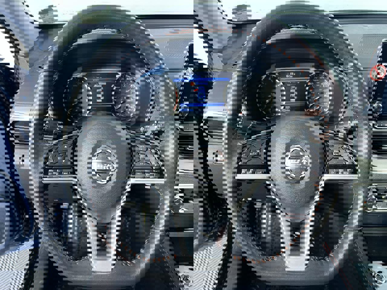 Used 2025 Nissan Altima 2.5 SR image 14