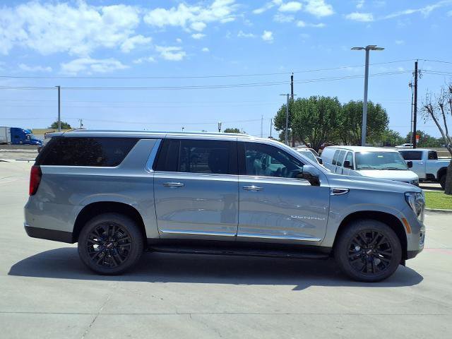 New 2026 GMC Yukon XL Denali w/ Advanced Technology Package RWD image 2