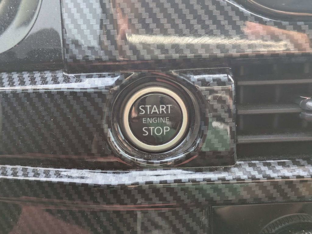 Used 2024 Nissan Pathfinder SV image 33