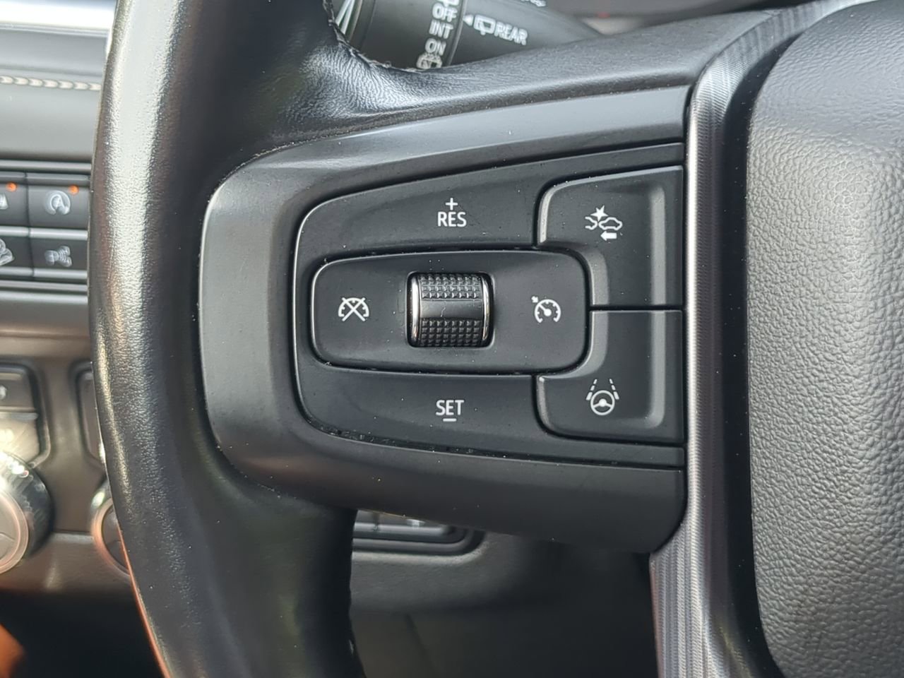 Used 2023 GMC Yukon XL Denali Ultimate image 24