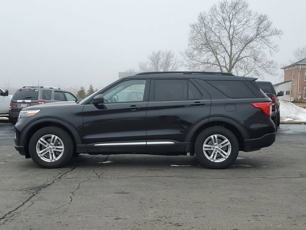 Used 2020 Ford Explorer XLT w/ Comfort Package image 3