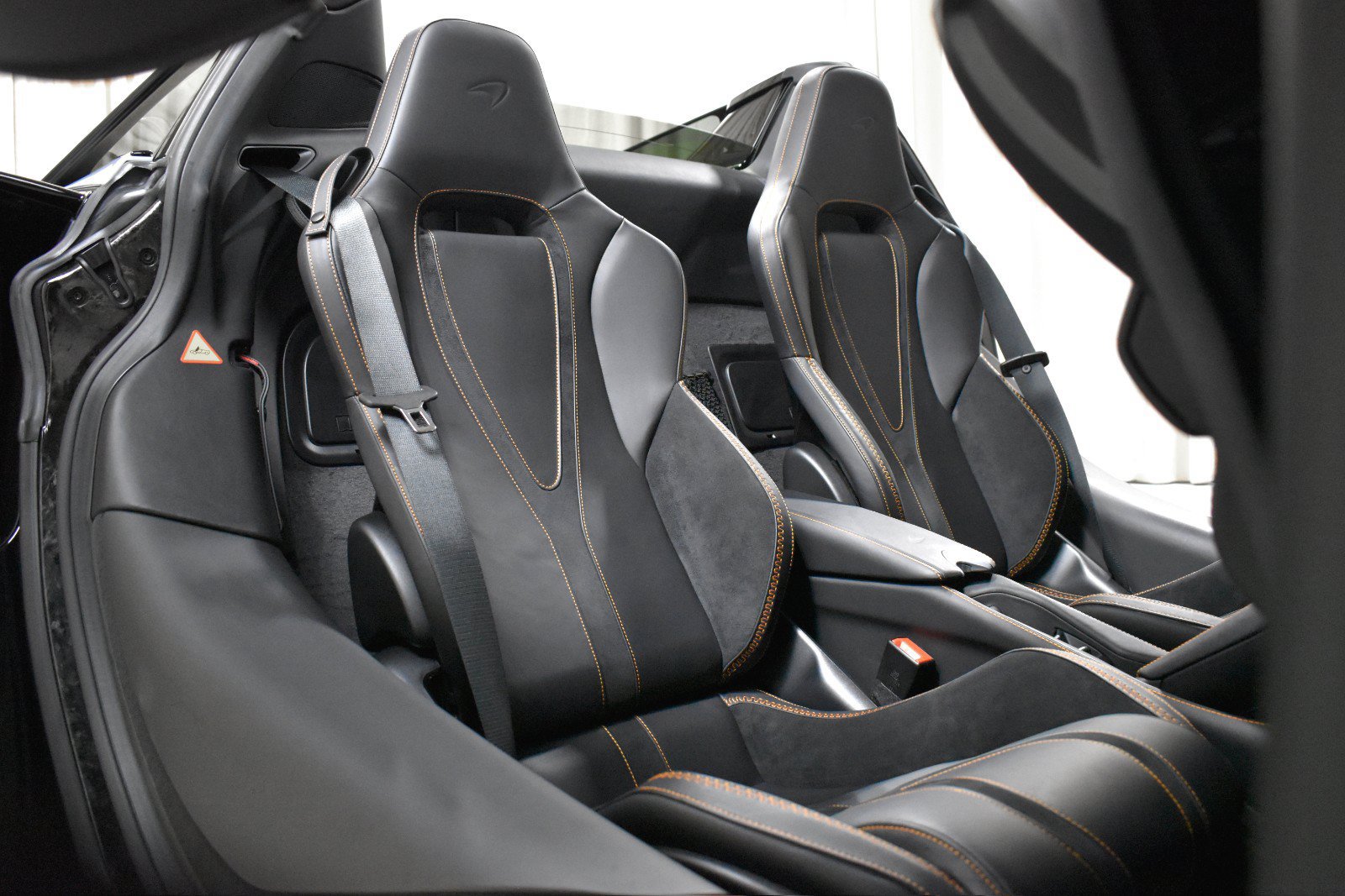 Used 2025 McLaren 750S Spider RWD image 40