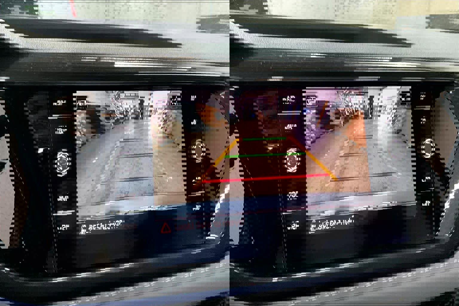 Used 2022 Volkswagen Taos SEL image 23