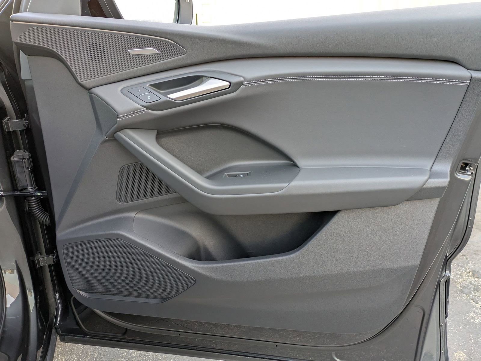 Used 2025 Audi Q6 e-tron Premium Plus w/ Premium Plus AWD/4WD image 20