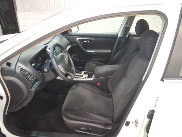 Used 2013 Nissan Altima 2.5 S FWD image 9