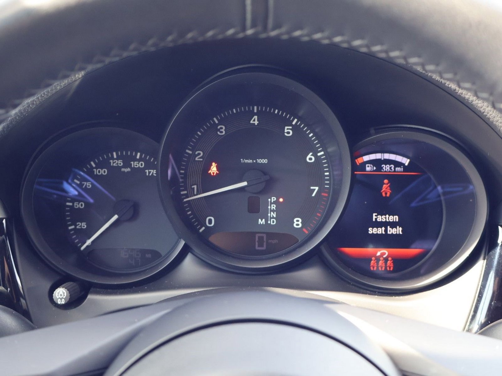 Certified 2025 Porsche Macan image 16