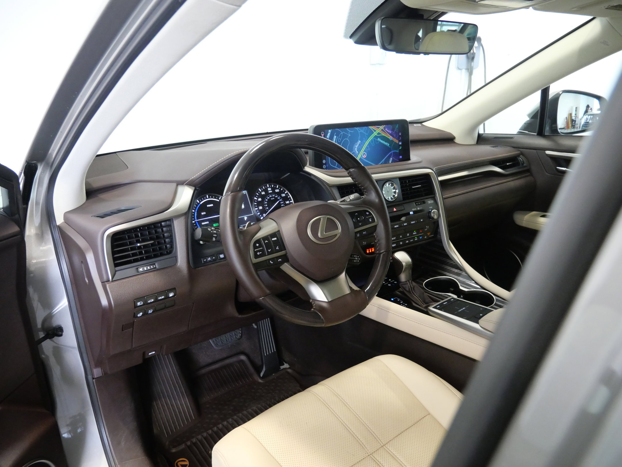 Used 2020 Lexus RX 450h AWD w/ Luxury Package image 13
