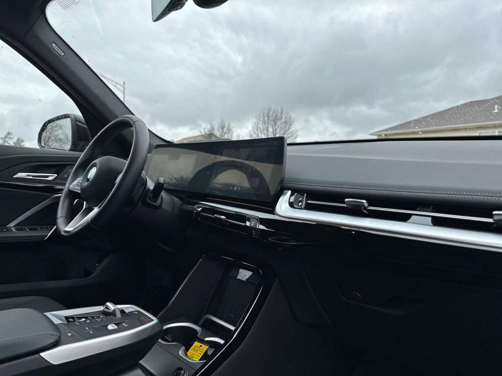 Used 2025 BMW X1 xDrive28i w/ Technology Package image 24