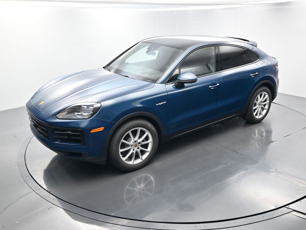 Certified 2025 Porsche Cayenne E-Hybrid Coupe AWD/4WD image 36