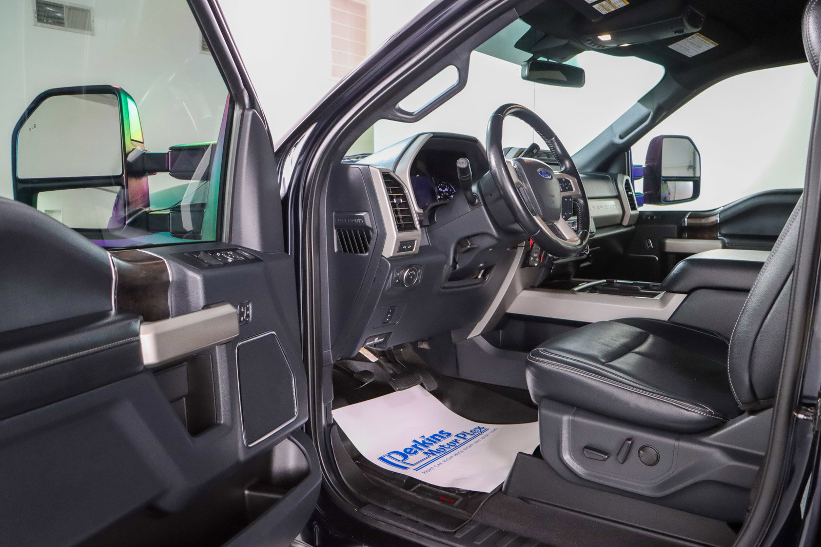 Used 2022 Ford F350 Lariat w/ Lariat Value Package AWD/4WD image 3