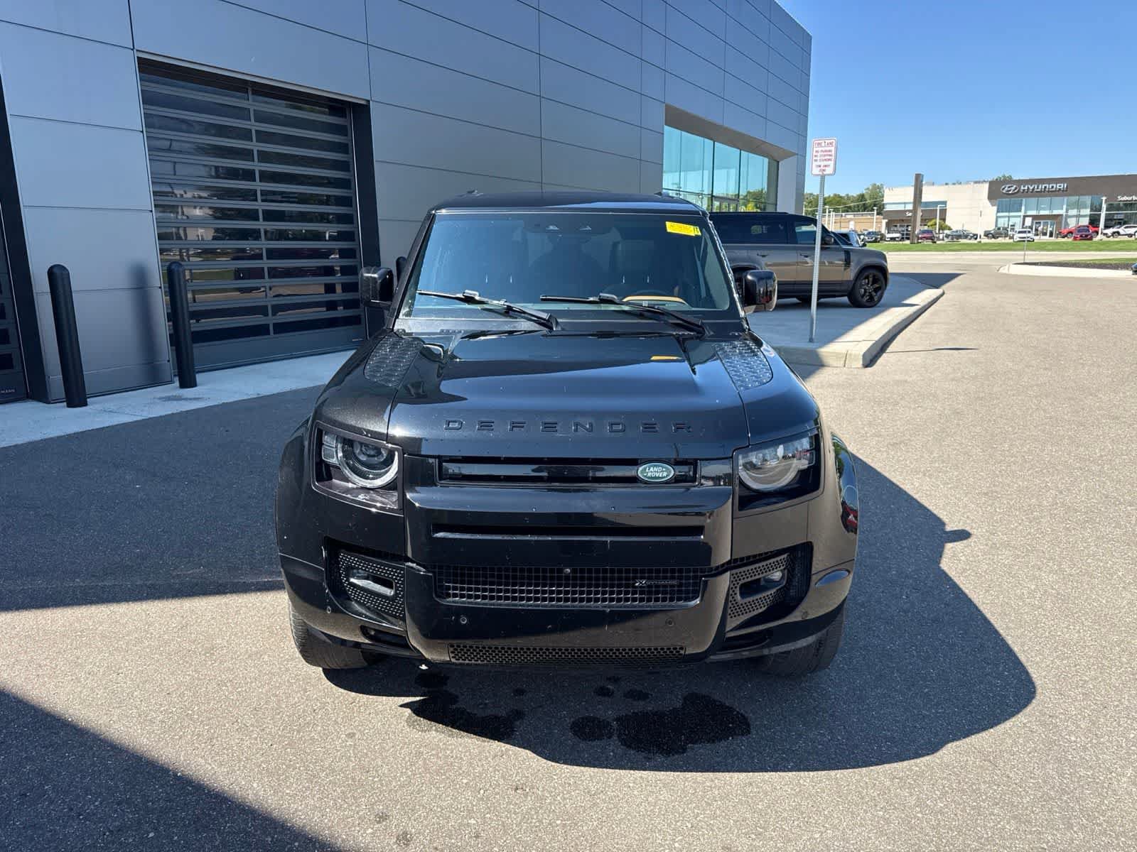 Used 2023 Land Rover Defender 130 X-Dynamic SE AWD/4WD image 8