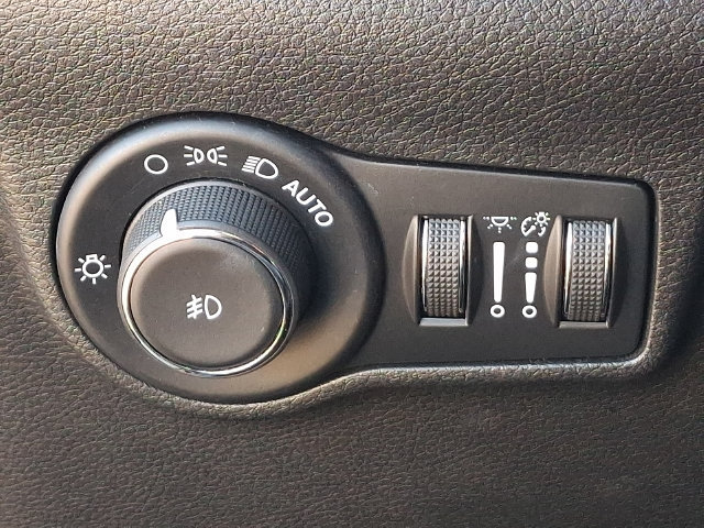 Used 2025 Jeep Compass Limited AWD/4WD image 9