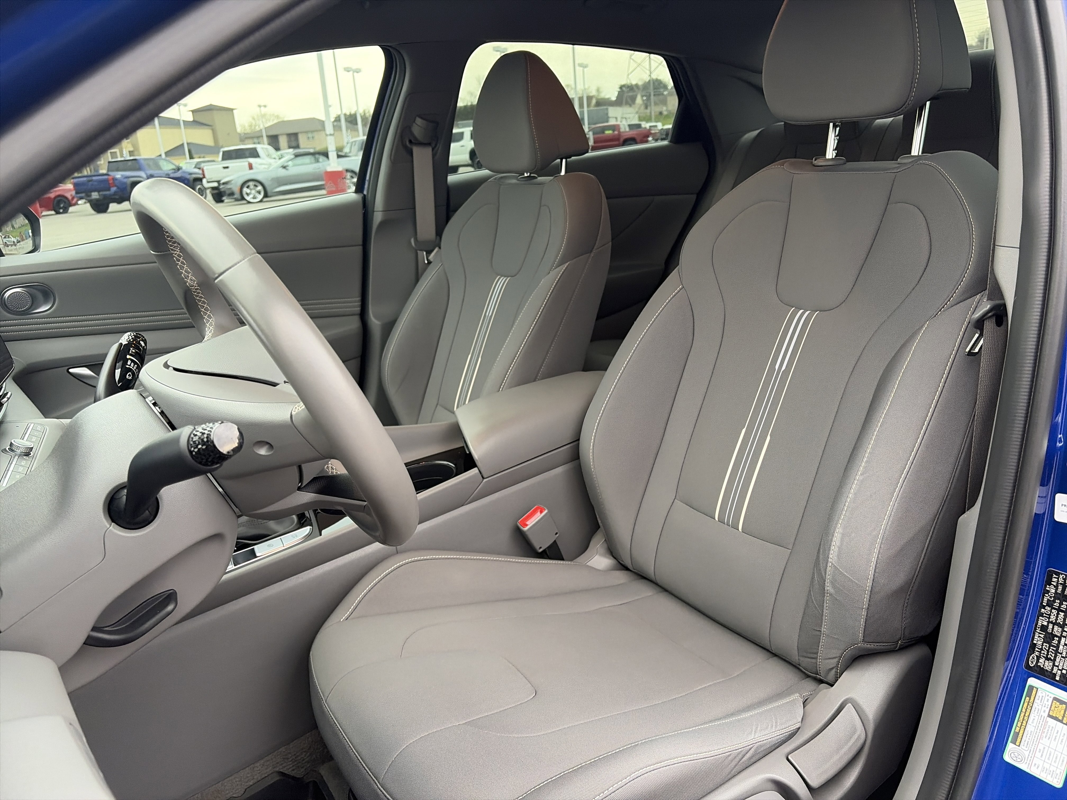 Used 2023 Hyundai Elantra SEL w/ Convenience Package image 13